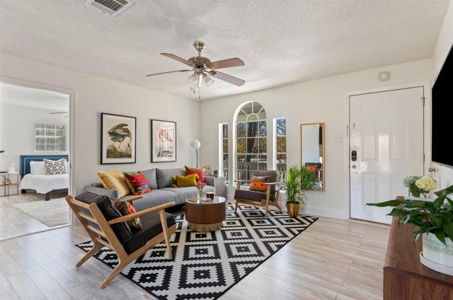 5706 Tura LN, Austin, TX 78721