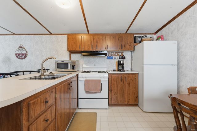 5755 S 075 W Lot 15, Wolcottville, IN 46795