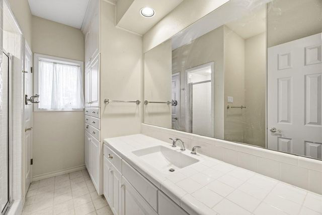 283 W Lacey Oak Pkwy, Kerrville, TX 78028