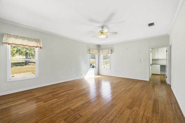 283 W Lacey Oak Pkwy, Kerrville, TX 78028