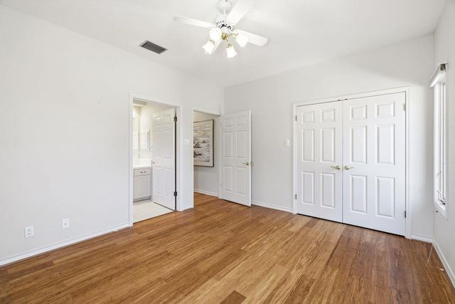 283 W Lacey Oak Pkwy, Kerrville, TX 78028