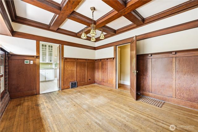 4747 4th Avenue NE, Seattle, WA 98105