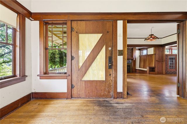 4747 4th Avenue NE, Seattle, WA 98105
