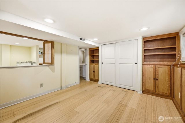 4747 4th Avenue NE, Seattle, WA 98105