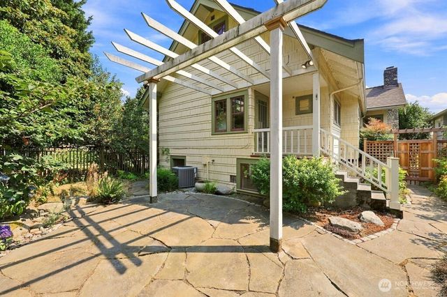4747 4th Avenue NE, Seattle, WA 98105