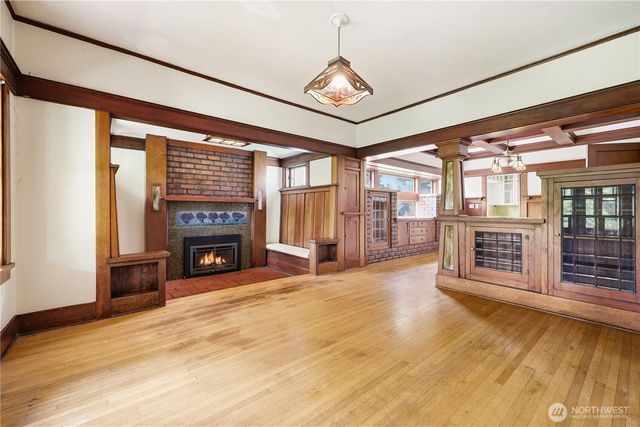 4747 4th Avenue NE, Seattle, WA 98105