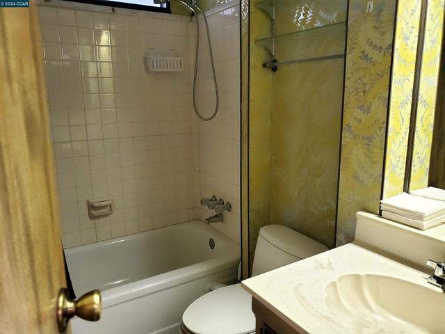 16 Surf Drive, Pittsburg, CA 94565