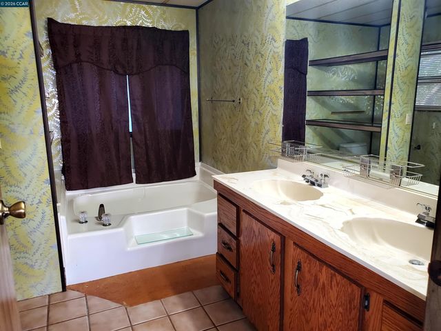 16 Surf Drive, Pittsburg, CA 94565