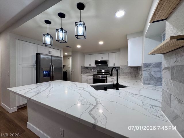 8405 Shady Shores Circle, Las Vegas, NV 89128