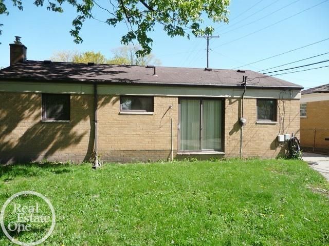 22416 Furton Street, St Clair Shores, MI 48082