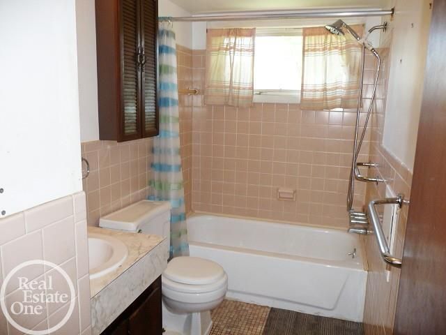 22416 Furton Street, St Clair Shores, MI 48082
