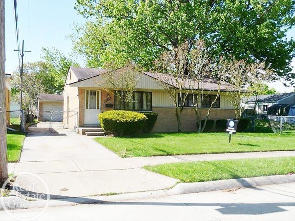 22416 Furton Street, St Clair Shores, MI 48082