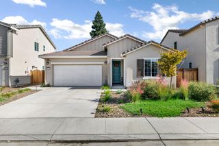 427 Fallen Leaf St, West Sacramento, CA 95605