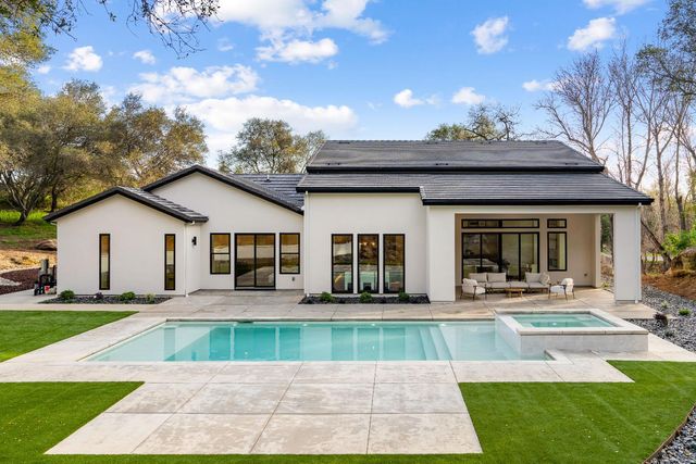 7569 Old Pear Hill Ln, Penryn, CA 95663