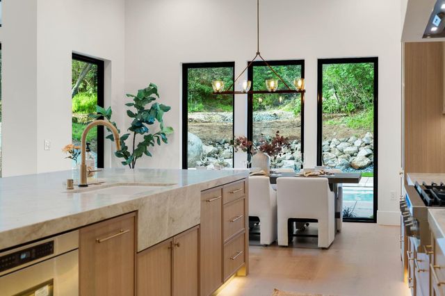 7569 Old Pear Hill Ln, Penryn, CA 95663