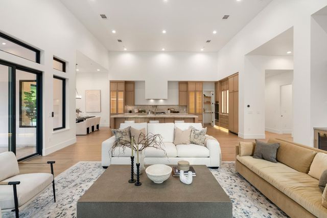 7569 Old Pear Hill Ln, Penryn, CA 95663