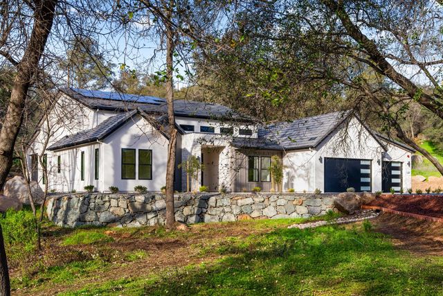 7569 Old Pear Hill Ln, Penryn, CA 95663