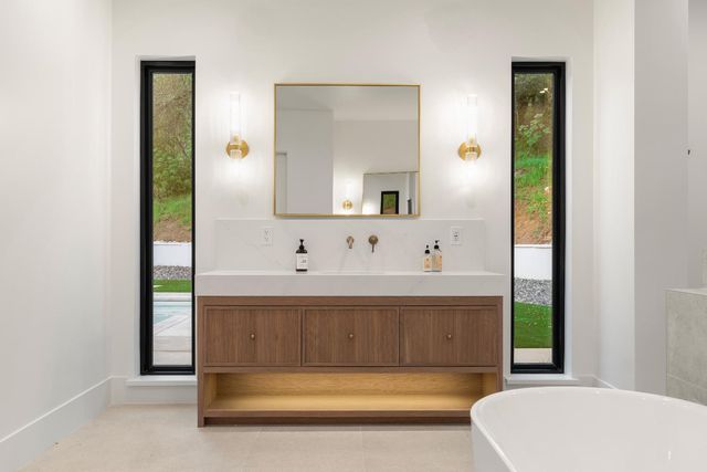 7569 Old Pear Hill Ln, Penryn, CA 95663