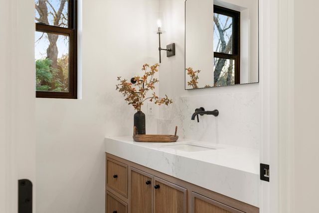 7569 Old Pear Hill Ln, Penryn, CA 95663