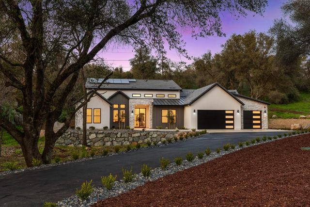 7569 Old Pear Hill Ln, Penryn, CA 95663