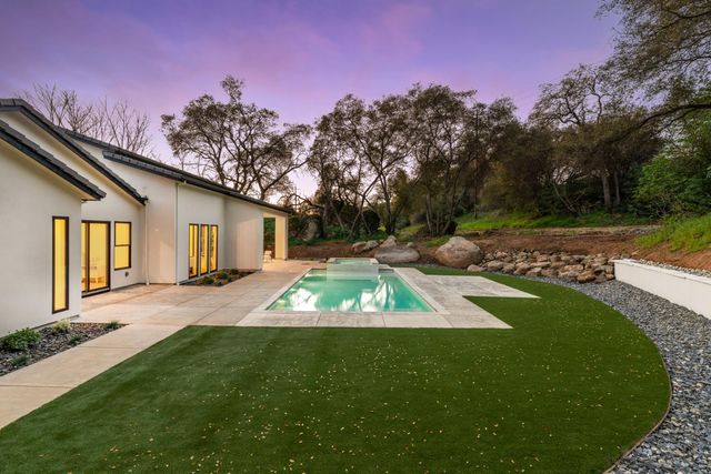 7569 Old Pear Hill Ln, Penryn, CA 95663