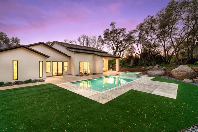 7569 Old Pear Hill Ln, Penryn, CA 95663