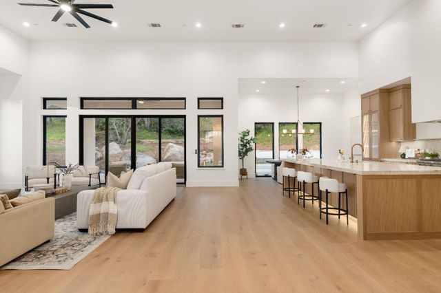 7569 Old Pear Hill Ln, Penryn, CA 95663