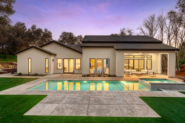 7569 Old Pear Hill Ln, Penryn, CA 95663