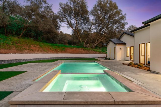 7569 Old Pear Hill Ln, Penryn, CA 95663