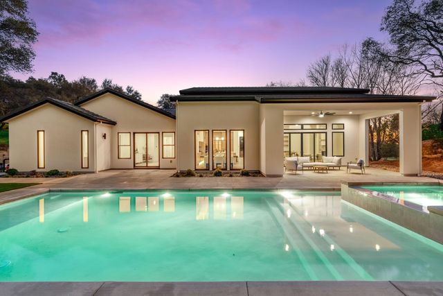 7569 Old Pear Hill Ln, Penryn, CA 95663