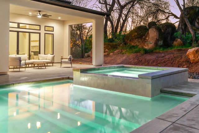 7569 Old Pear Hill Ln, Penryn, CA 95663