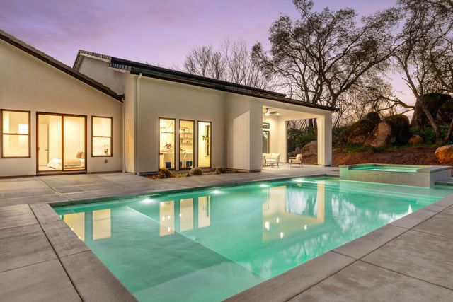 7569 Old Pear Hill Ln, Penryn, CA 95663