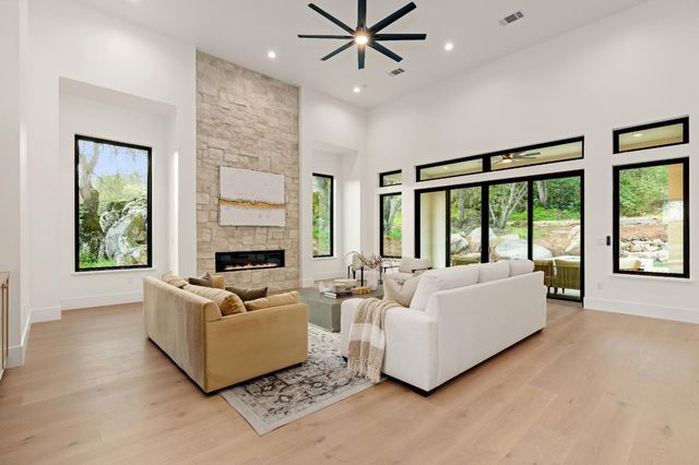 7569 Old Pear Hill Ln, Penryn, CA 95663