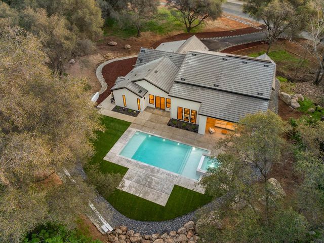 7569 Old Pear Hill Ln, Penryn, CA 95663