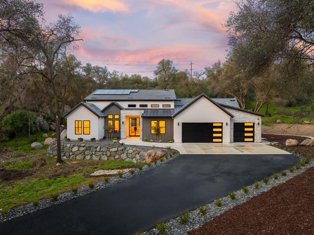 7569 Old Pear Hill Ln, Penryn, CA 95663