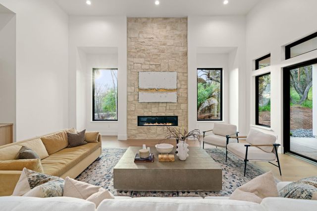 7569 Old Pear Hill Ln, Penryn, CA 95663