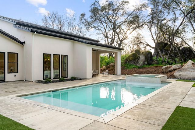 7569 Old Pear Hill Ln, Penryn, CA 95663