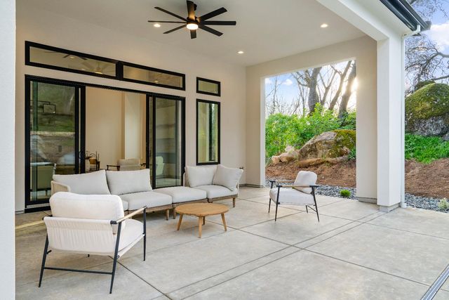 7569 Old Pear Hill Ln, Penryn, CA 95663