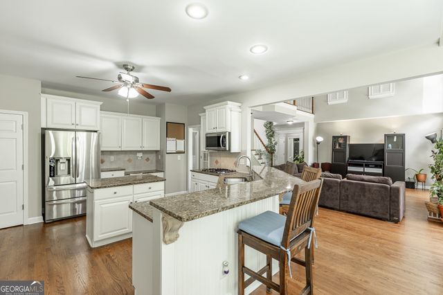 272 Lostwood Trail, Sugar Hill, GA 30518