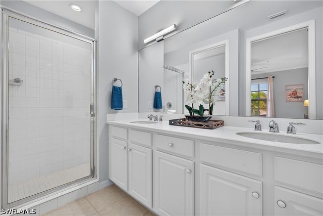 1379 Artesia DR E 601, Naples, FL 34113