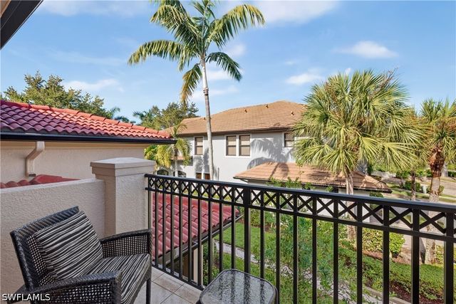 1379 Artesia DR E 601, Naples, FL 34113
