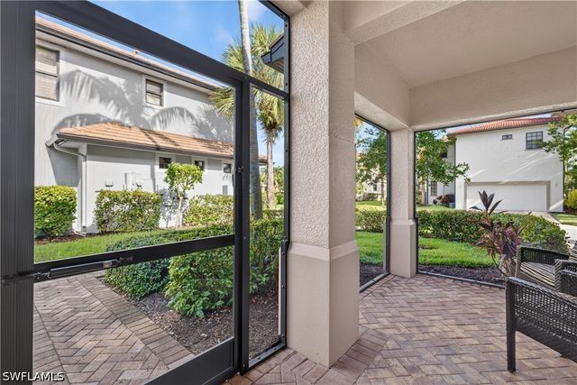 1379 Artesia DR E 601, Naples, FL 34113