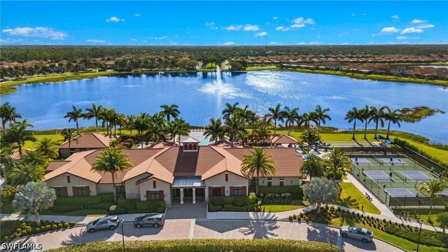 1379 Artesia DR E 601, Naples, FL 34113