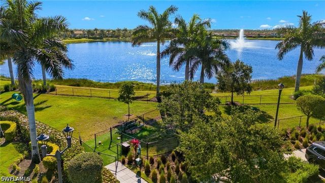 1379 Artesia DR E 601, Naples, FL 34113