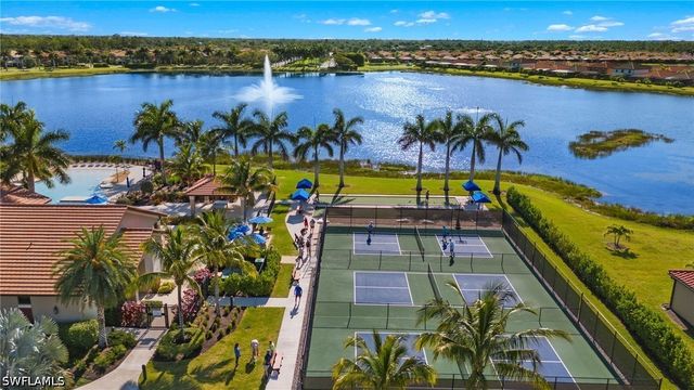 1379 Artesia DR E 601, Naples, FL 34113