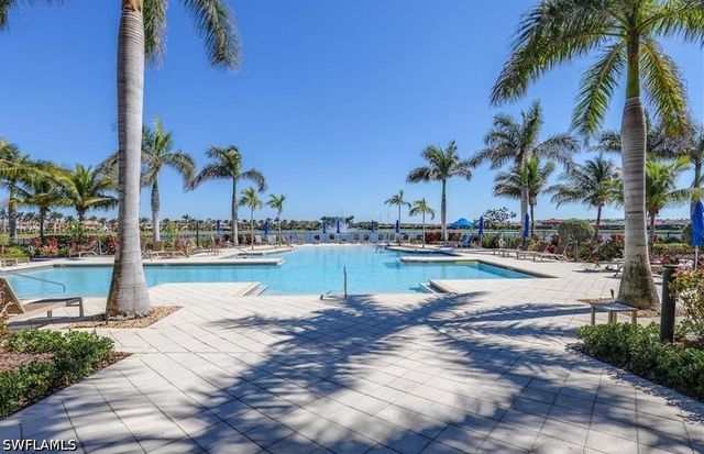 1379 Artesia DR E 601, Naples, FL 34113