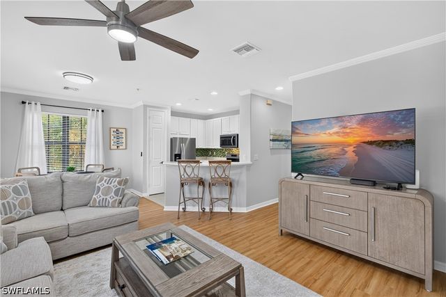 1379 Artesia DR E 601, Naples, FL 34113