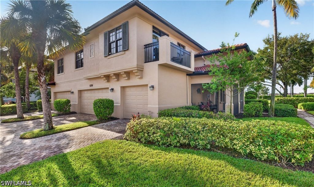 1379 Artesia DR E 601, Naples, FL 34113