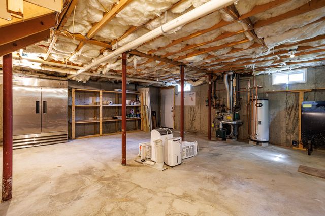 38 Terrence Ave, Clinton, MA 01510