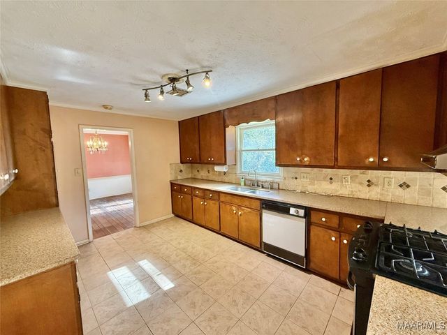 2112 County Road 80 ., Selma, AL 36703